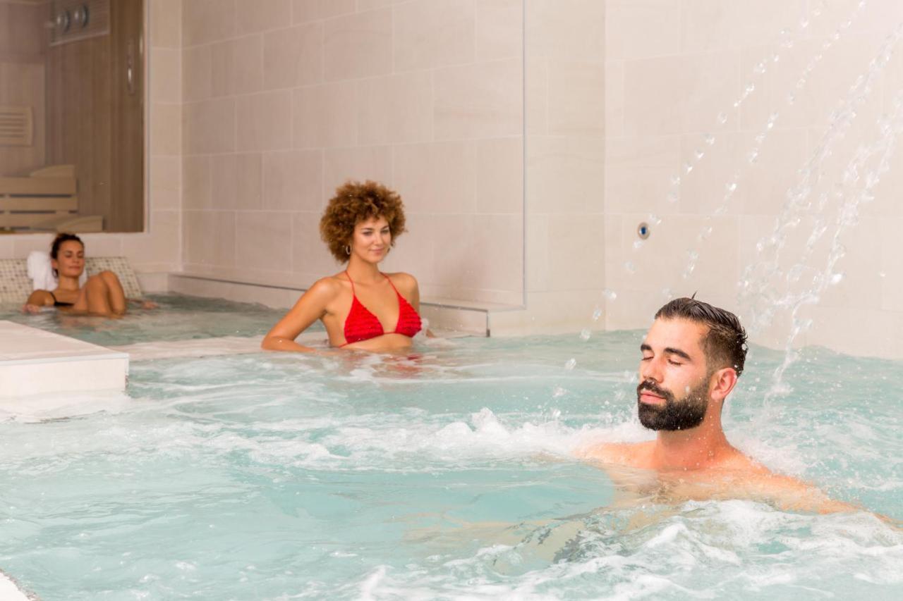 Ebano Hotel Apartments & Spa (Adults Only) Плая ден Боса Екстериор снимка